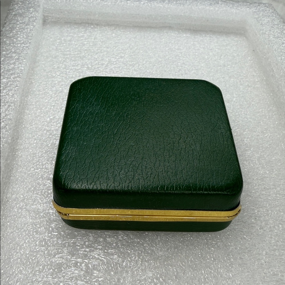 Vintage Gold Leaf Solid Presentation Box For Jewe… - image 3